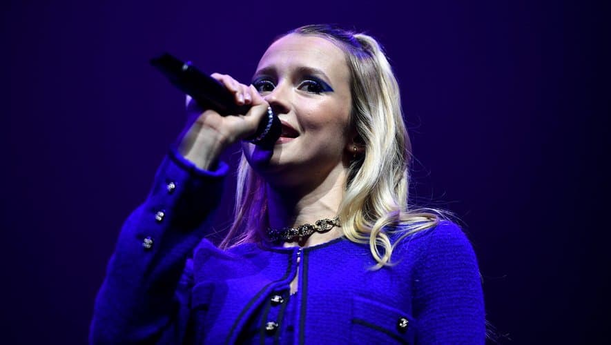 Angèle dans le viseur du fisc français : l'art de l'évasion?