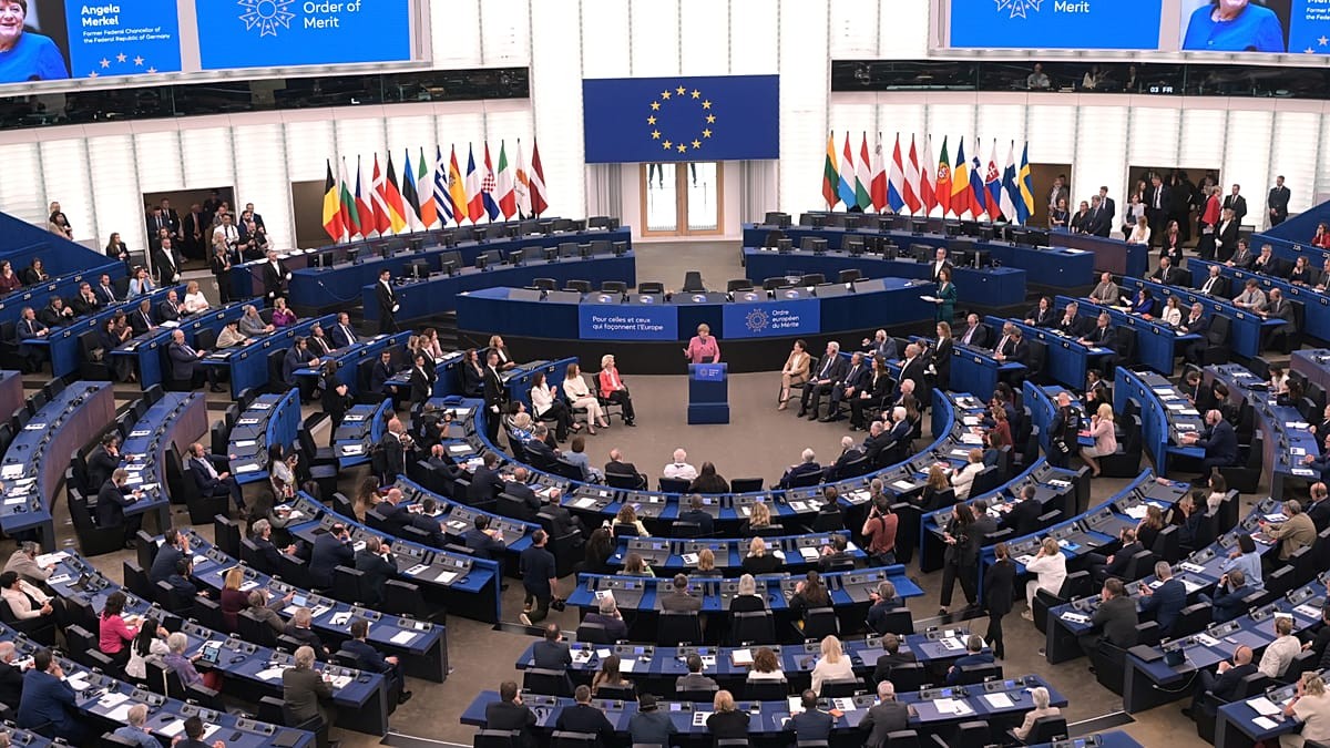 Vie privée en danger : l’Europe hésite entre surveillance et protection des citoyens