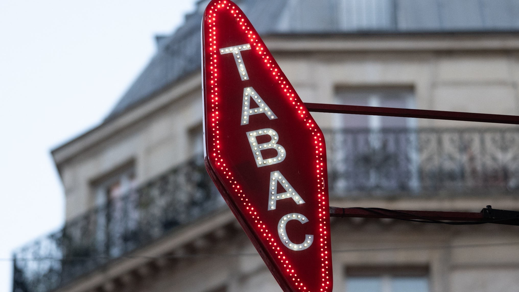 Buralistes en crise : quand la France sacrifie ses commerces de proximité